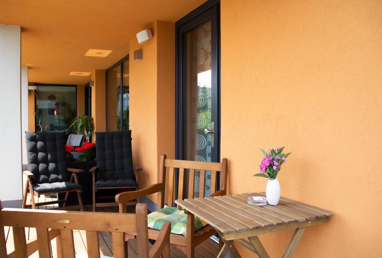 Penzion Cafe Na Svahu Cheb Exterior foto